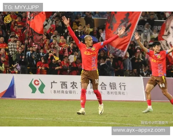 中甲广西赛区因观众互掷水杯事件遭中足联通报批评引发关注